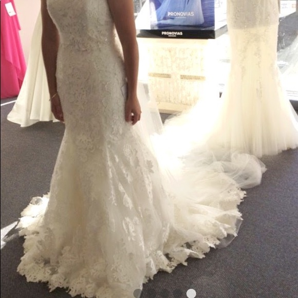 Maggie Sottero. Fit and flare Wedding dress - Picture 5 of 8